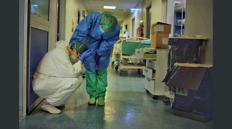 Médico hondureño revela impotencia al no poder salvar a todos sus pacientes tras colapso de hospitales medico-hondureno-revela-impotencia-al-no-poder-salvar-a-todos-sus-pacientes-tras-colapso-de-hospitales